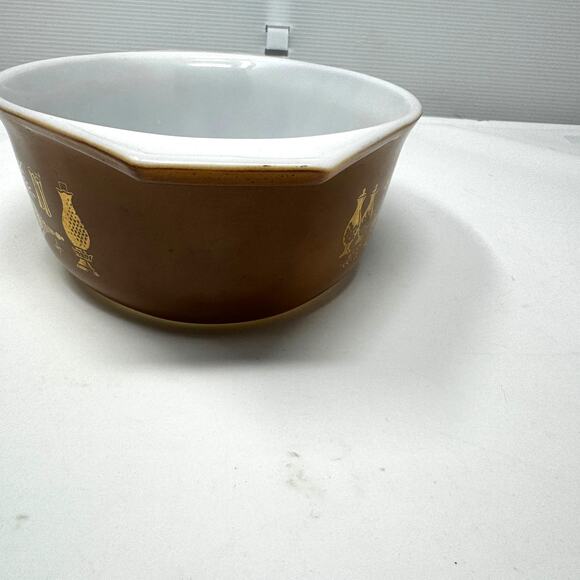Vintage Pyrex Early American Oval Casserole Dish 043 1.5 Quart Brown Gold‎ - Picture 7 of 9